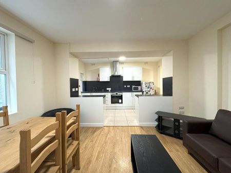 3 bedroom terraced house to rent - Photo 5