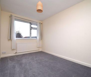 4 bedroom detached house to rent - Photo 3