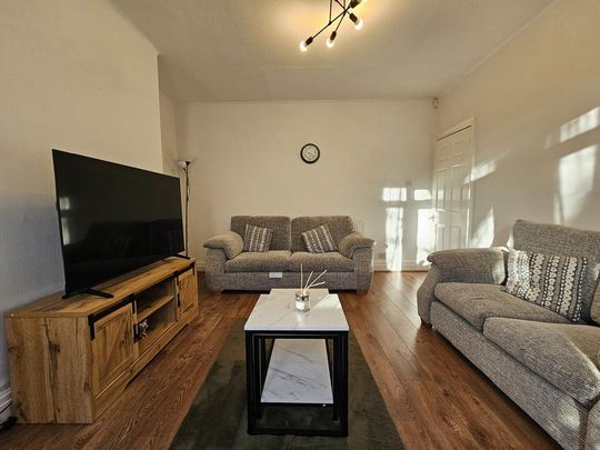 3 bedroom semi-detached house to rent - Photo 1