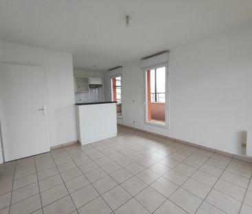 Location Appartement 2 pièces 38m² SAVIGNY LE TEMPLE 77176 - Photo 3