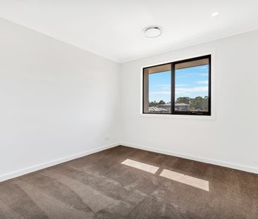2 Renwick Street, Catherine Field NSW 2557 - House For Rent | Domain - Photo 6