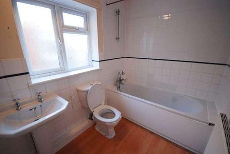 Longs Court, West Street, Bridport, Dorset, DT6 - Photo 5