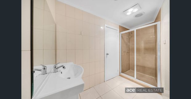 3 Bedroom Family home in Laverton - Photo 1