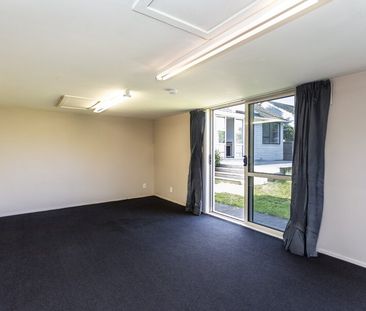 Freshly renovated 4 Bedroom 2 Bathroom property - Photo 3