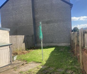 3 bedroom end of terrace house to rent - Photo 3