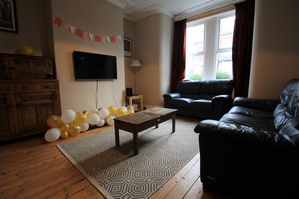 Cliff Mount, Woodhouse, LS6 2HP, Leeds - Photo 1