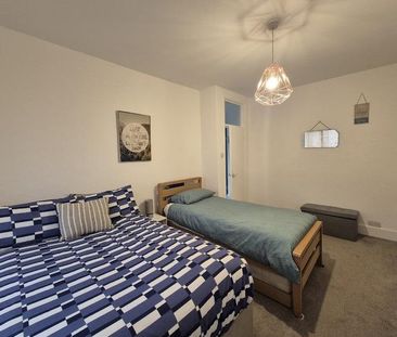 2 bedroom flat to rent - Photo 6