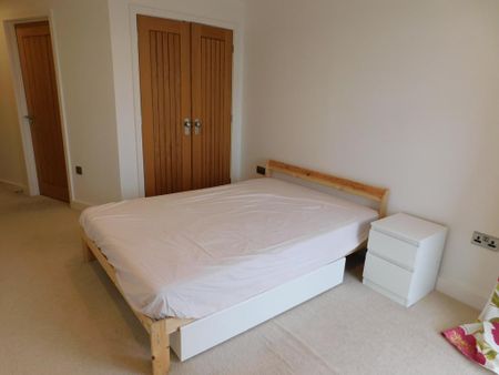 2 bedroom flat to rent - Photo 3