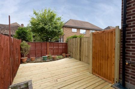 2 bedroom maisonette to rent - Photo 4