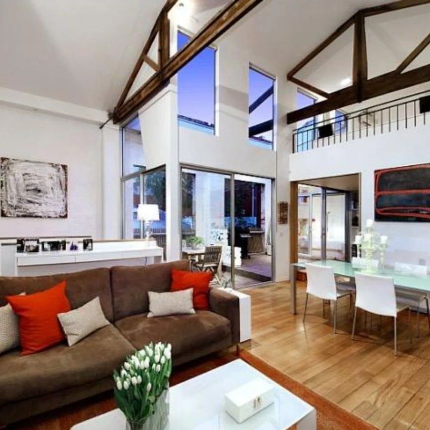 The Art Of Warehouse Living In Iconic Surroundings! - Photo 1