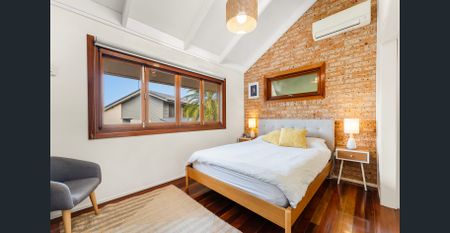 MODERN, EXPANSIVE LIVING IN THE GAP - Photo 4