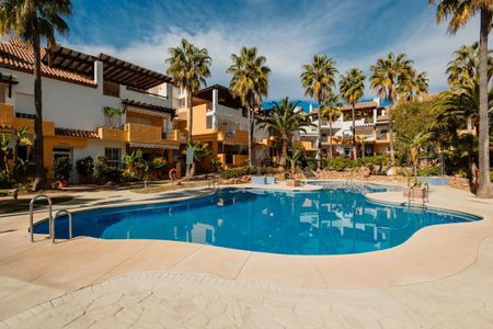 Apartamento de alquiler en Bahía de Marbella - Photo 4