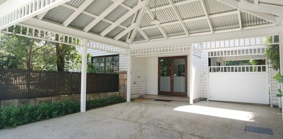 Stunning home - Photo 2