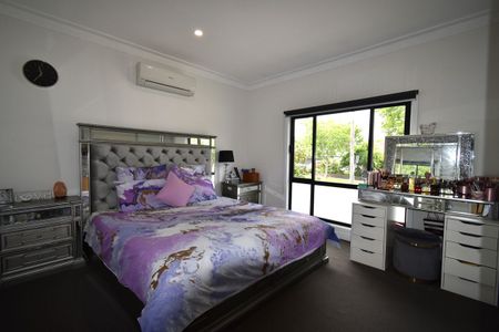 Greatly Located 3 Bedroom House in Huntingdale! - Photo 3