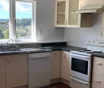 Tidy & Simple - Photo 1