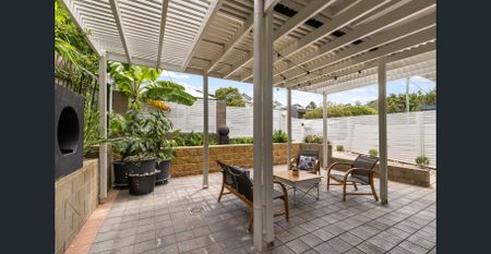 Two Bedroom Townhome in Boutique Block Near Wilston Village - Photo 2