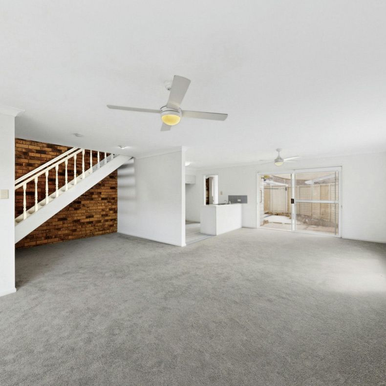 Freshly Painted 2-Bedroom Unit in the Heart of Wellington Point! - Photo 1