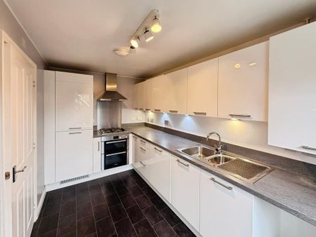 4 bedroom terraced house to rent - Photo 4