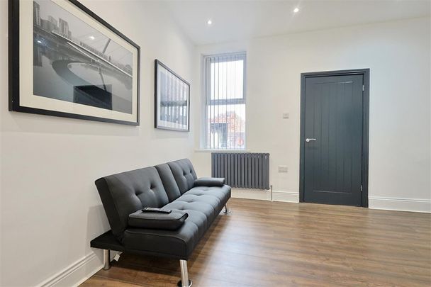 Warton Terrace, Heaton, Newcastle Upon Tyne, Ne6 - Photo 1