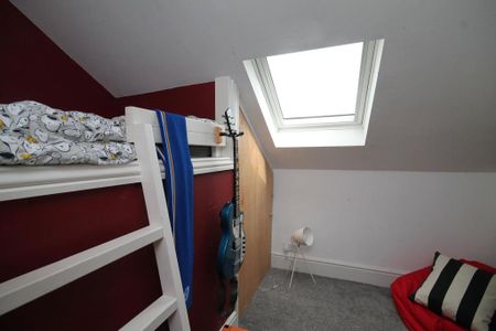 5 bedroom semi-detached house to rent - Photo 5