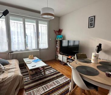 Location Appartement 2 pièces 38m² ST NAZAIRE 44600 - Photo 2