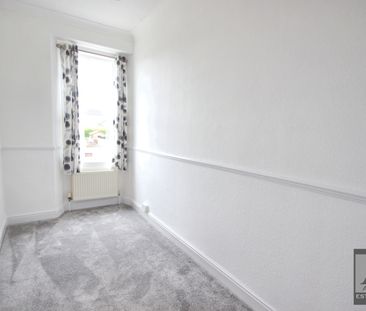 2 bedroom Flat for rent - Photo 3