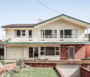Five-Bedroom Multi-Level Family Home with Expansive Lawn - Photo 3