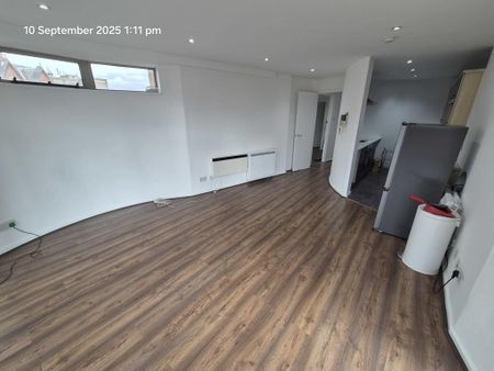 2 bedroom apartment to rent - Photo 2