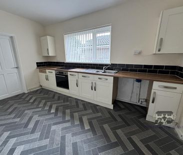 3 bedroom terraced house to rent - Photo 3
