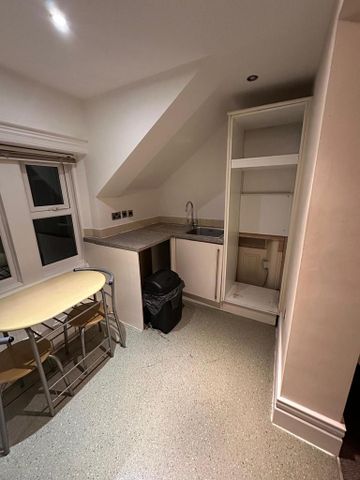 3 bedroom flat to rent - Photo 4