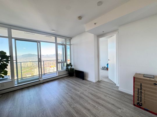 13350 Central Avenue #3204, Surrey, BC V3T0S1 - Photo 1