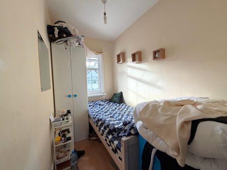 4 bedroom terraced house to rent - Photo 3