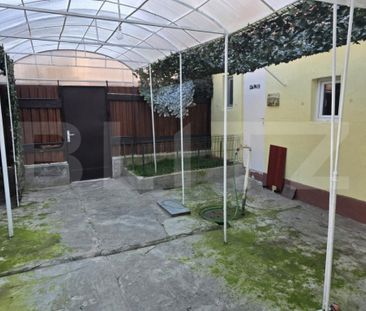 Casa LUX cu 3 camere, 81 mp, parcare, zona semicentrala - Photo 3