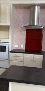 Renovated Villa - Photo 4