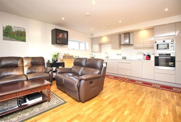 Guildford Road, Woking - 2 bedrooms Property for lettings - Seymours - Photo 1