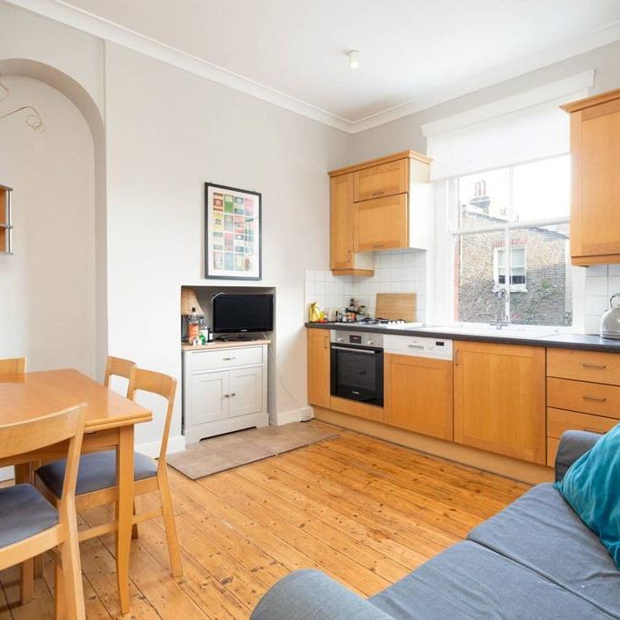 2 bedroom flat to rent - Photo 1