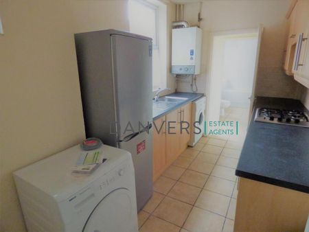 4 bedroom detached house to rent - Photo 5