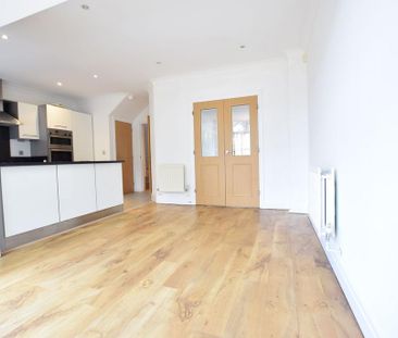 4 bedroom detached house to rent - Photo 5