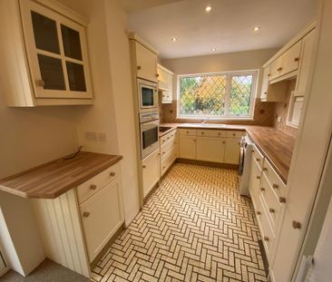 3 bedroom bungalow to rent - Photo 2