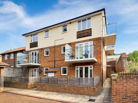 1 bedroom ground floor flat to rent - Photo 3