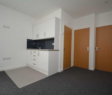 1 bed Flat for Rent - Photo 2