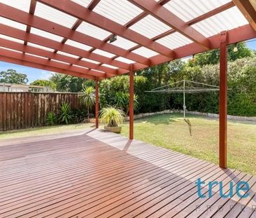 OVERSIZED, PRACTICAL AND PERFECTLY LOCATED - Photo 3