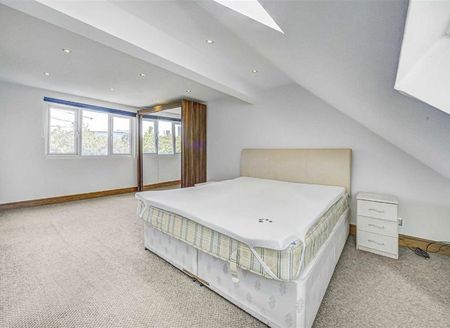 Tunnel Avenue - Photo 5