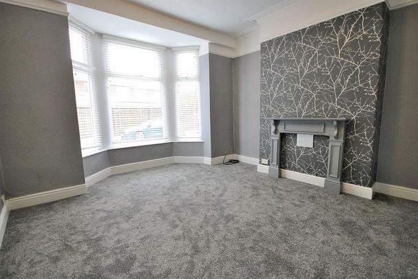 4 bedroom terraced house to rent - Photo 1