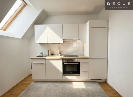 | ENTZÜCKENDE UND HELLE DACHGESCHOSSWOHNUNG | 2 ZIMMER | CA. 51,5 m² | 4. OG | BESTLAGE | HAUPTPLATZ | ECKE MURGASSE - Foto 4