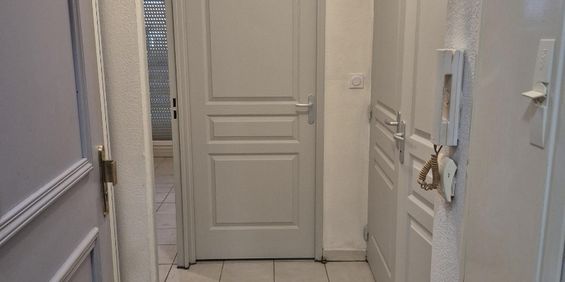 Location Appartement 2 pièces 37m² BAILLEUL 59270 - Photo 3
