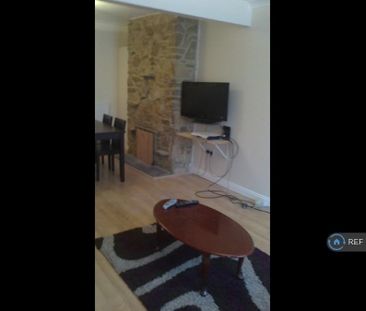 3 bedroom end of terrace house to rent - Photo 2