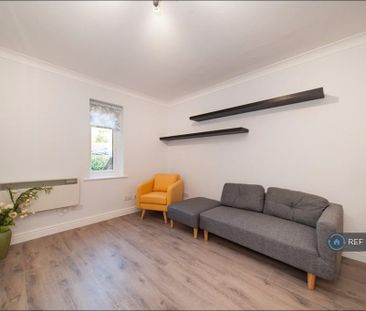1 bedroom flat to rent - Photo 6