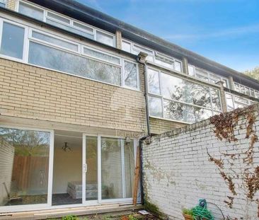 Heritage Close, Uxbridge, UB8 - Photo 1