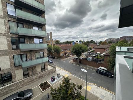 1 bedroom flat to rent - Photo 2